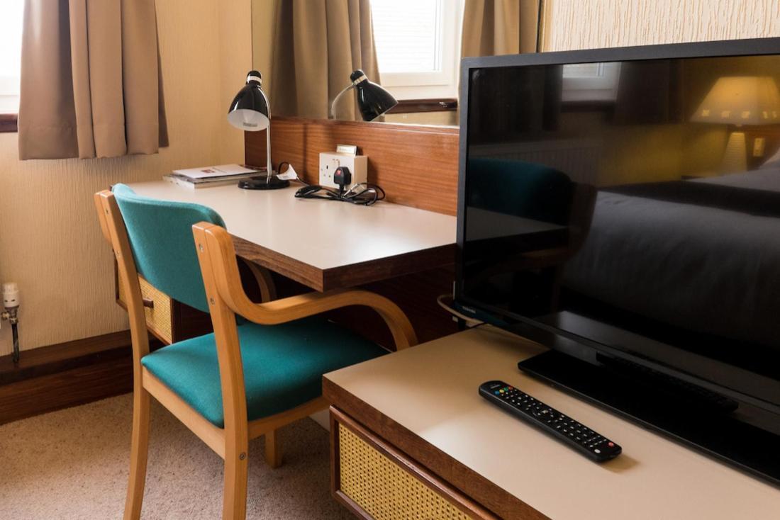 The Cedars Guest House Dunoon Bagian luar foto