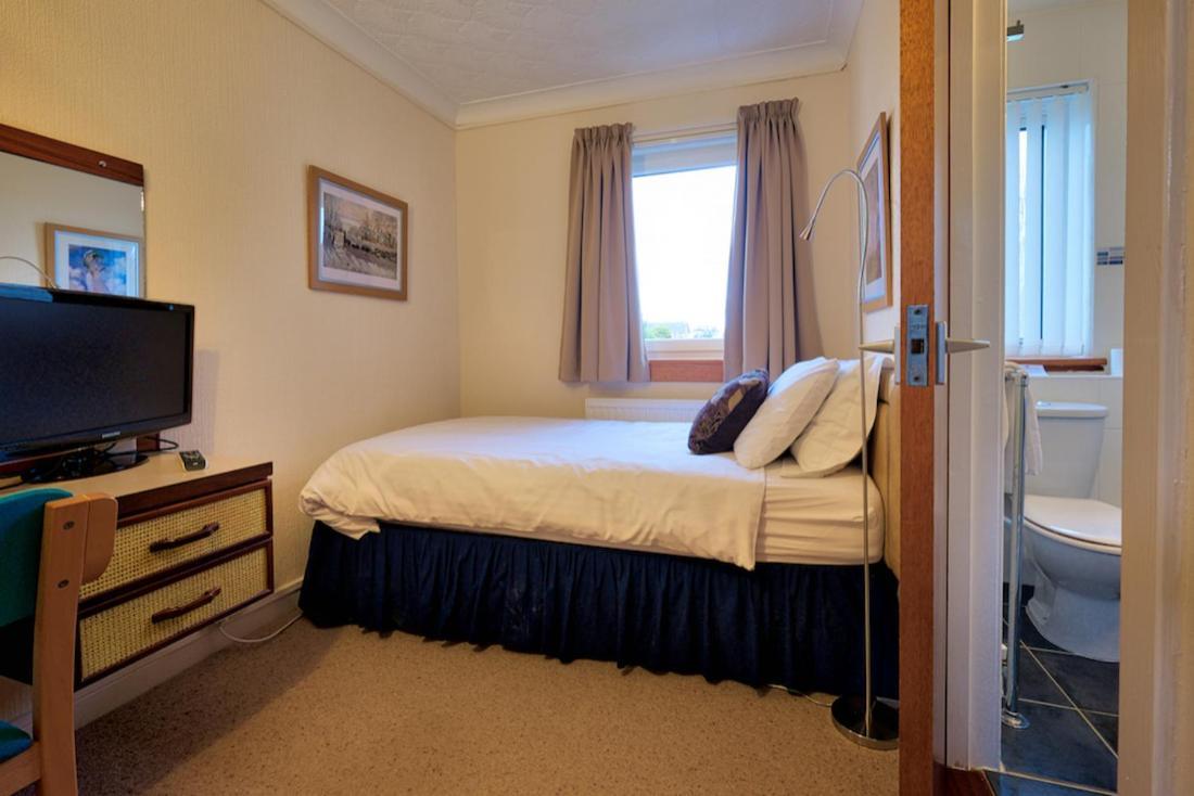 The Cedars Guest House Dunoon Bagian luar foto